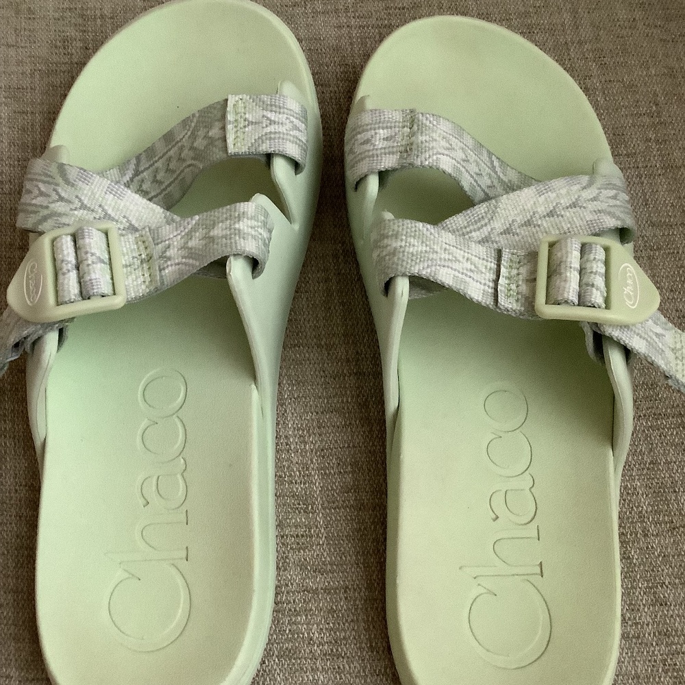 Chaco Chillos Size 8